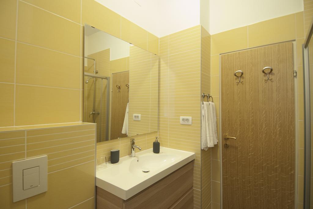 City Lights Apartment Ζάγκρεμπ Εξωτερικό φωτογραφία